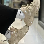 کتونی زنانه بالنسیاگا بندی کرم