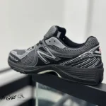 کتونی مردانه نیوبالانس ۸۶۰ طوسی مشکی