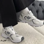 کتونی زنانه نیوبالانس سفید سرمه ای سایز ۴۱