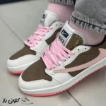 کتونی زنانه نایک ترویس صورتی قهوه ای - تصویر 2