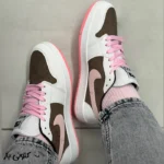 کتونی زنانه نایک ترویس صورتی قهوه ای