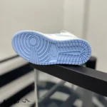 کتونی زنانه نایک جردن ۱ ساقدار آبی سفید - تصویر 4