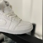 کتونی زنانه نایک جردن ۱ ساقدار سفید - تصویر 2