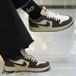 کتونی زنانه نایک جردن ۱ سفید قهوه ای - تصویر 4