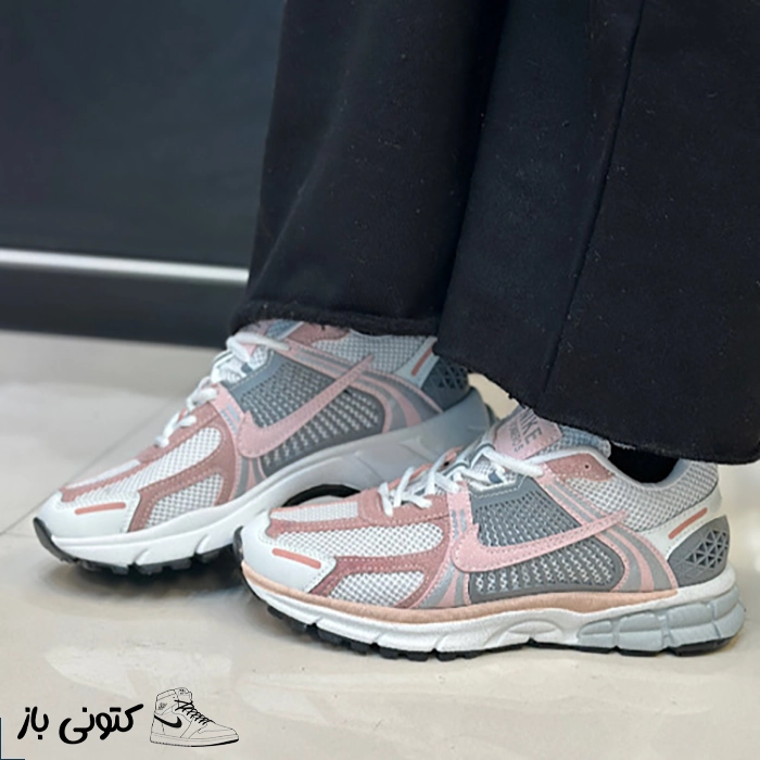 کتونی زنانه نایک وومرو سفید صورتی 2 کتونی زنانه نایک وومرو سفید صورتی - تصویر 1