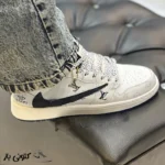 کتونی مردانه نایک ترویس LV سفید آبی - تصویر 4