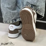 کتونی مردانه نایک ترویس طرحدار سفید قهوه ای - تصویر 4