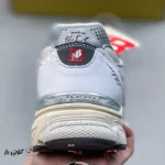 کتونی خارجی مردانه نیوبالانس New Balance 990 v3 MiUSA Teddy Santis Sea Salt - تصویر 3