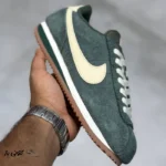 کتونی خارجی زنانه نایک کورتز سبز تیره کرم Nike Cortez Vintage Green Gum FJ2530-301 - تصویر 3