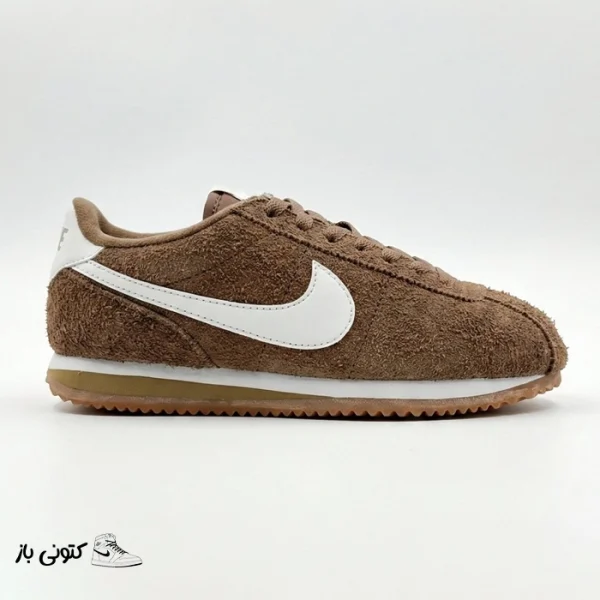کتونی خارجی زنانه نایک کورتز قهوه‌ای سفید Nike Cortez Vintage Medium Curry FJ2530-200