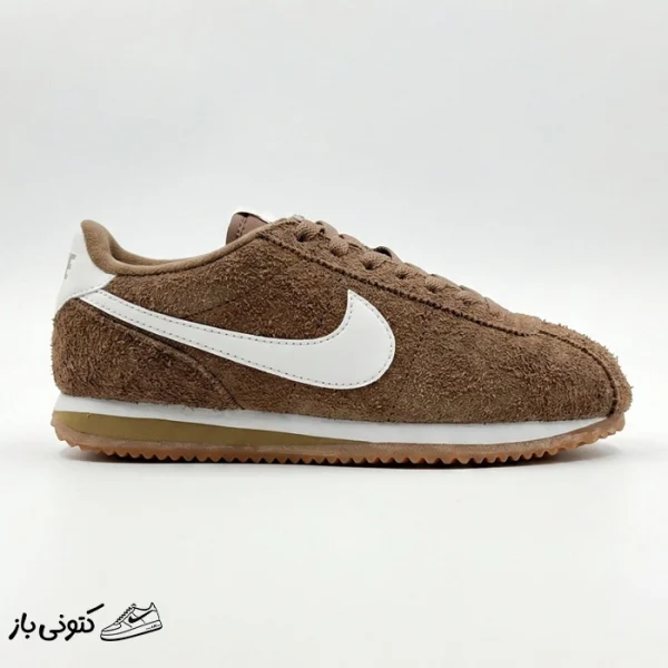 کتونی خارجی زنانه نایک کورتز قهوه‌ای سفید Nike Cortez Vintage Medium Curry FJ2530-200