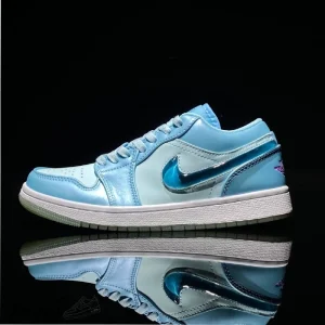 کتونی خارجی یونیسکس جردن وان آبی Jordan 1 Low SE Aquarius Blue